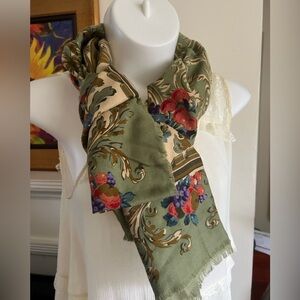 Saldarini shawl / wrap